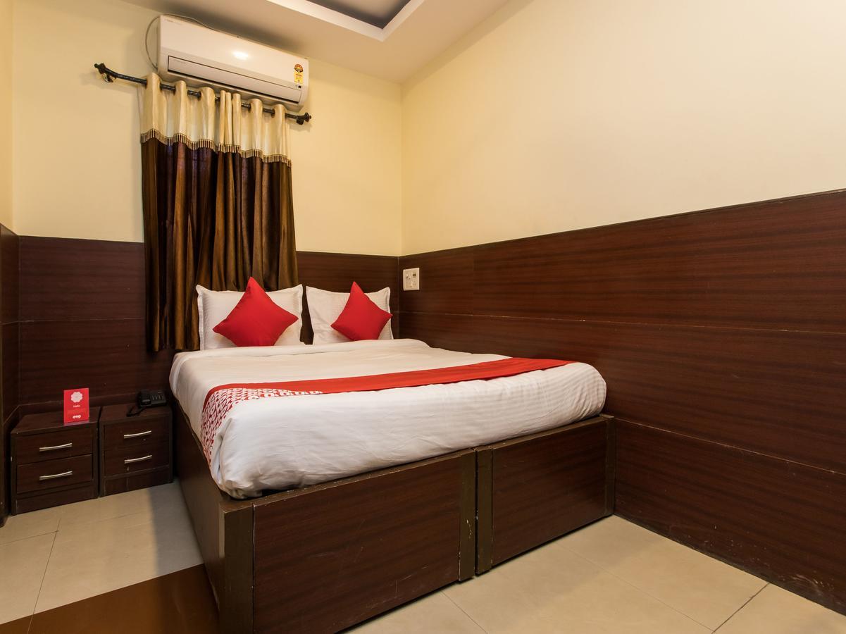 Oyo 11945 Hotel Glory Palace Индаур Экстерьер фото